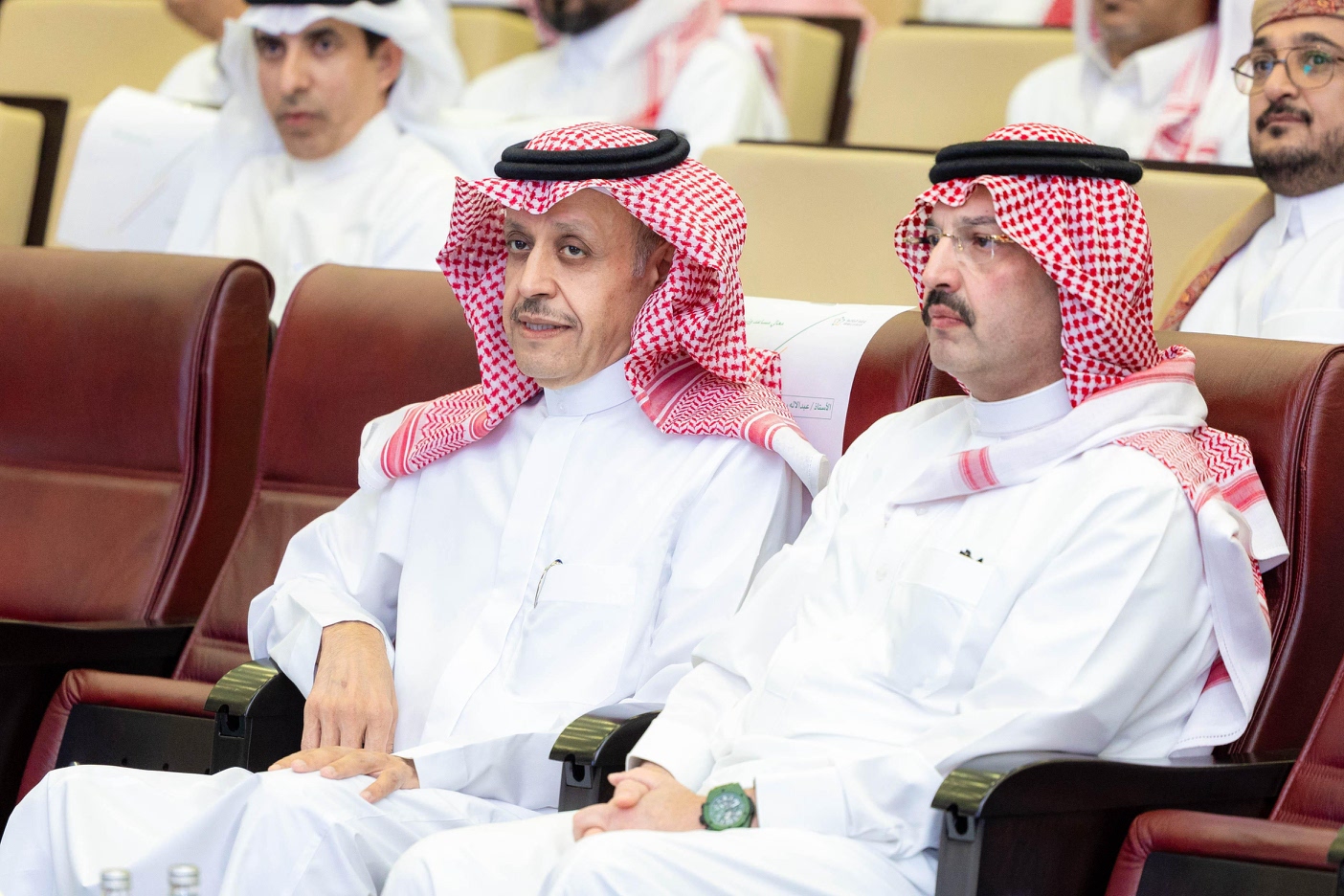 ?مشاركة نخبة الرياضيين وحضور أمير