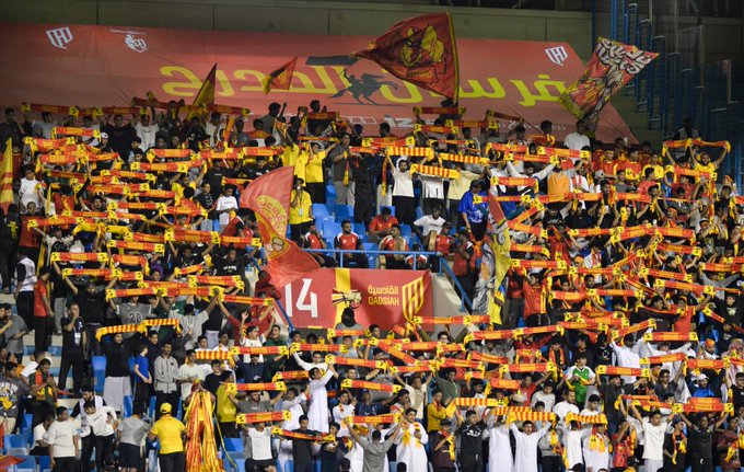 لقطة من مباراة القادسية والشباب اليوم