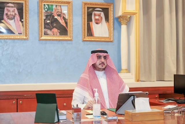 ?مير الجوف يرأس اجتماع اللجنة