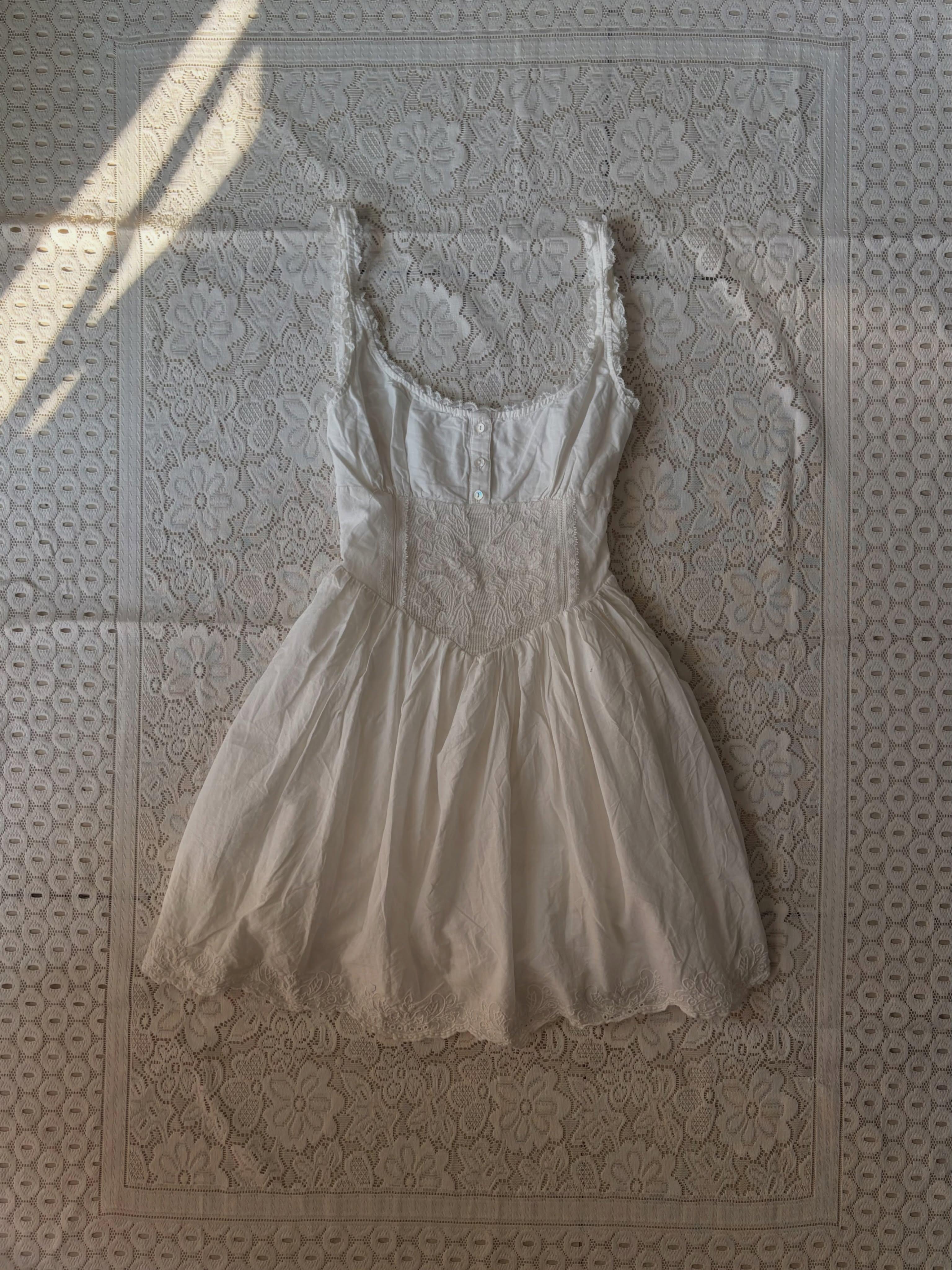White embroidered waist dress - View 1