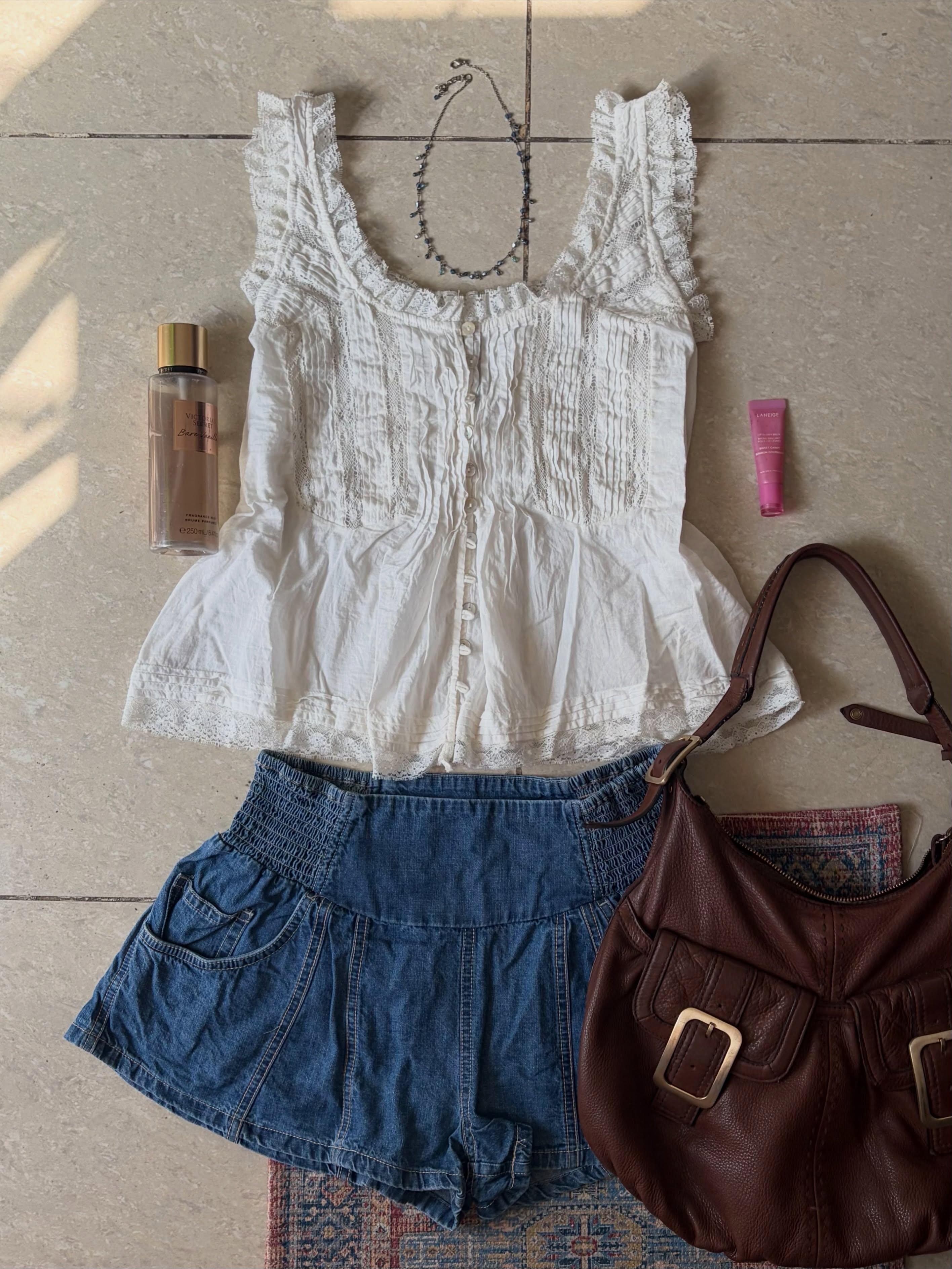 White lace-trim sleeveless button-front top - View 1
