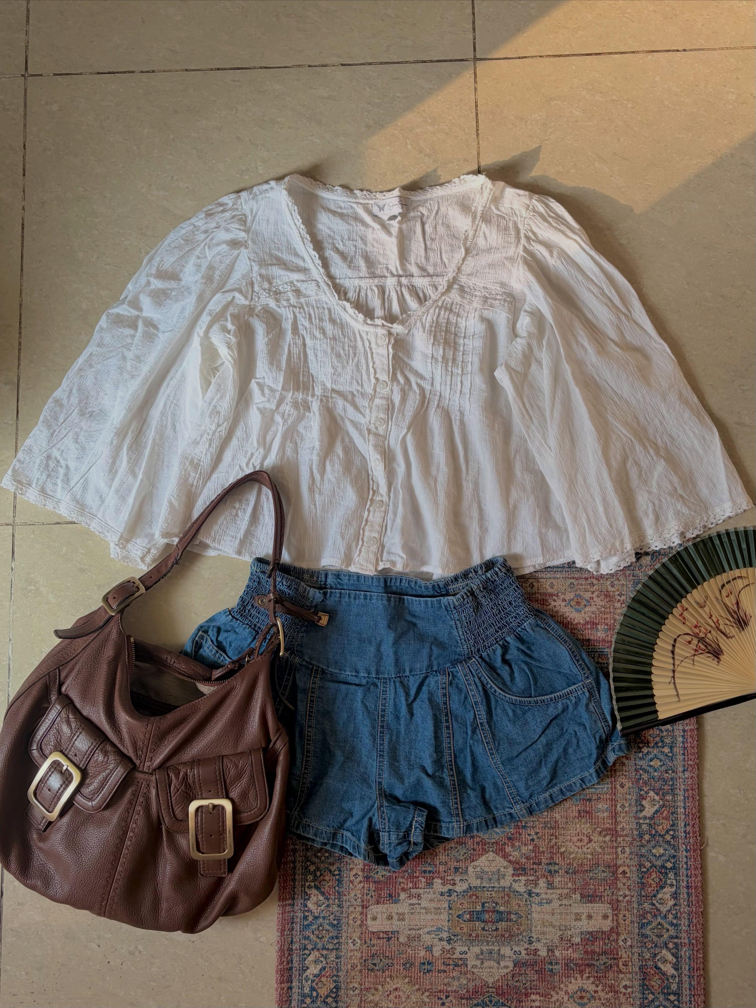 White sweetheart button-front lace top - View 1