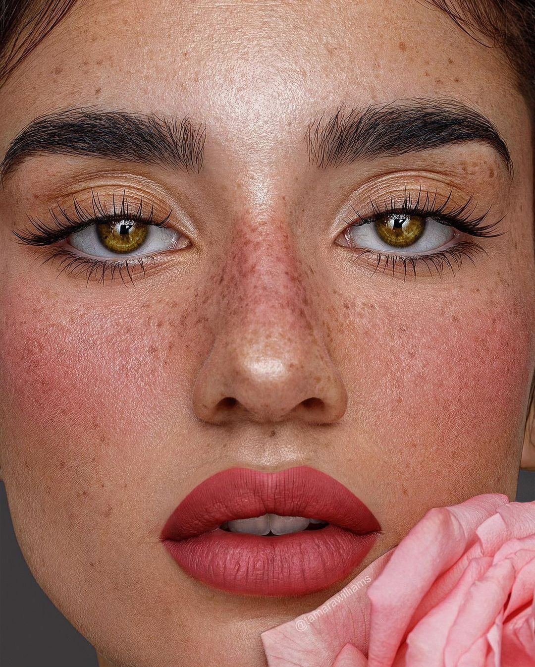 Soft blush 🌸

Gorgeous beauty @3brardilan 
photographer @tamarawilliams 
retouch @mv.retouching 
hair @florian_fuell 
makeup by me @shari.mua 

#makeup #sharimakeup #explorepage