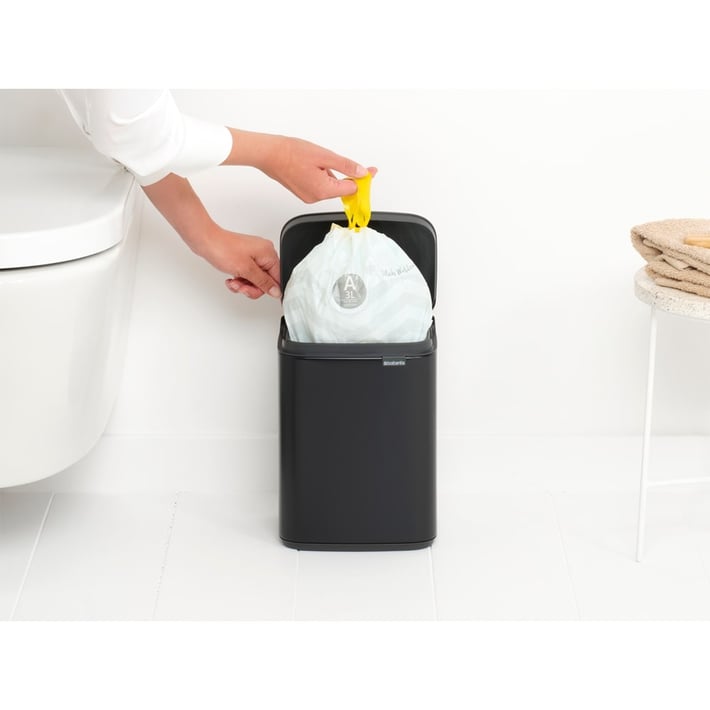 Кош за смет Brabantia Bo Small 4L, Matt Black