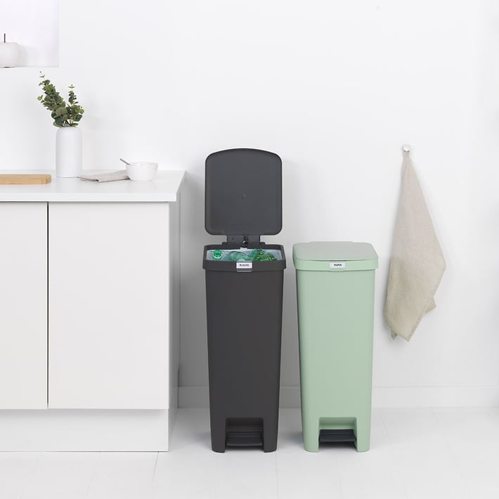 Кош за смет с педал Brabantia StepUp 40L, Dark Grey