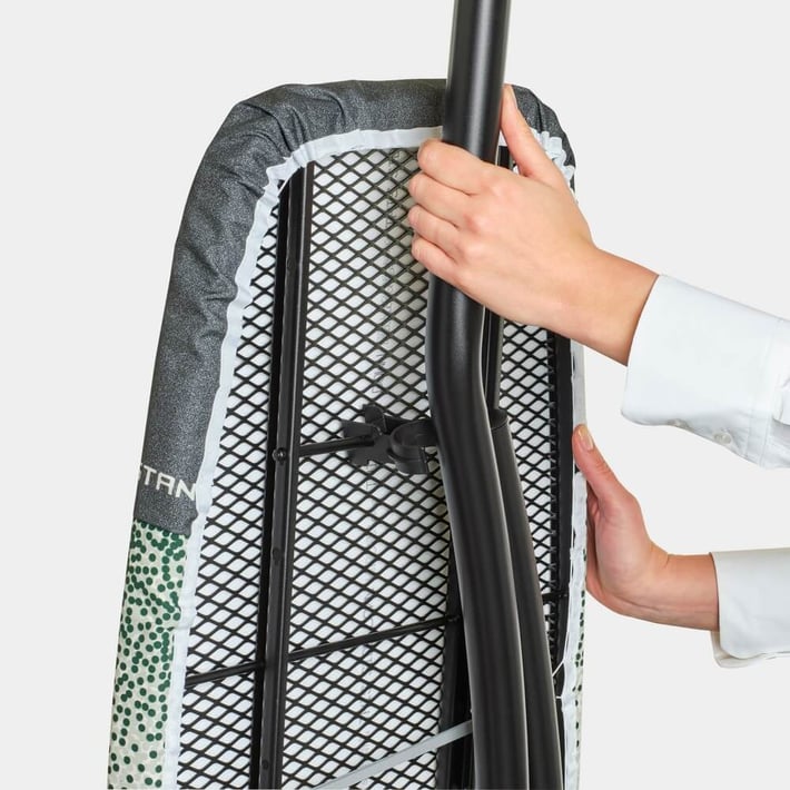 Маса за гладене Brabantia D 135x45cm с топлоустойчива зона за ютия, New Dawn