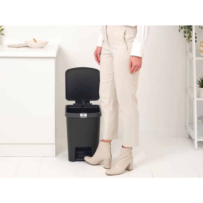 Кош за смет с педал Brabantia StepUp 25L, Dark Grey