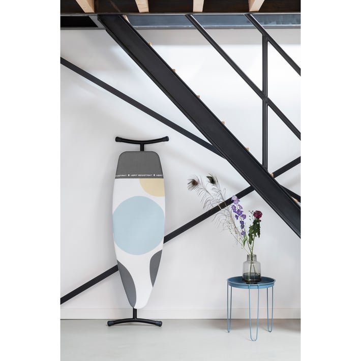 Маса за гладене Brabantia D 135x45cm с топлоустойчива зона за ютия, PerfectFlow Spring Bubbles