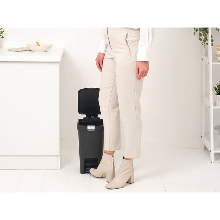 Кош за смет с педал Brabantia StepUp 10L, Dark Grey