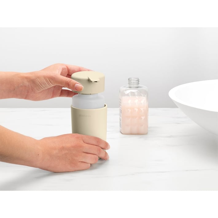Дозатор за течен сапун Brabantia ReNew Soft Beige