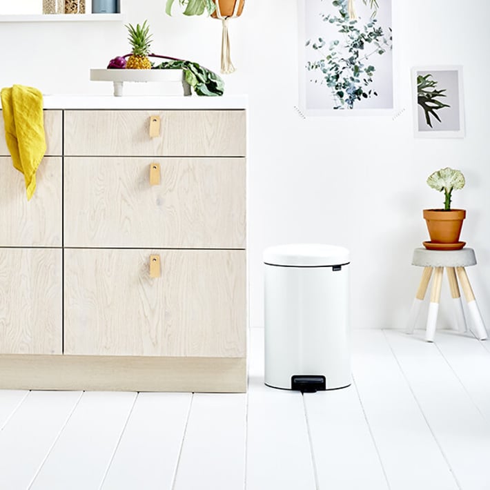 Кош за смет с педал Brabantia NewIcon 20L, White