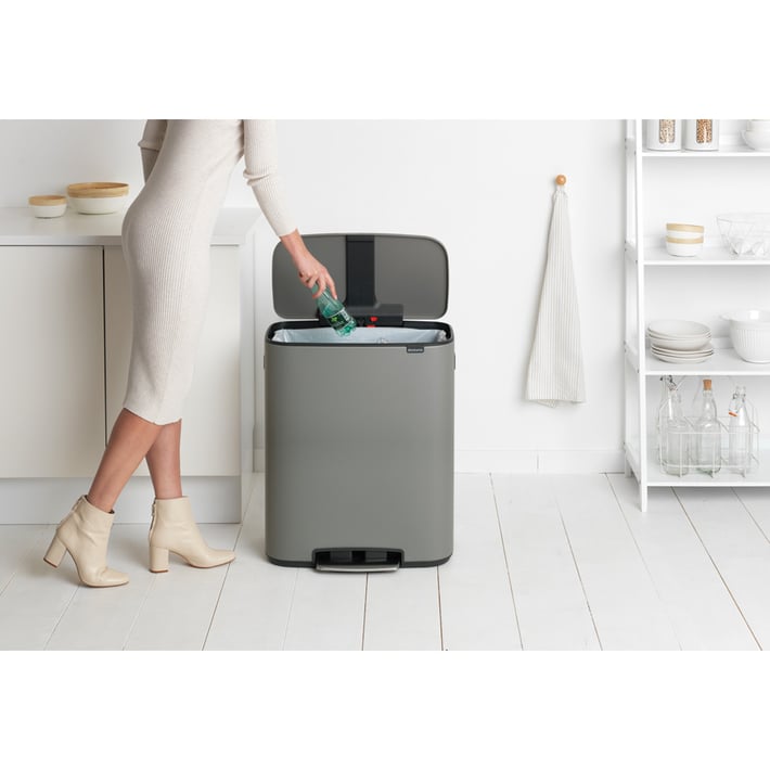 Кош за смет Brabantia Bo Pedal 60L, Mineral Concrete Grey