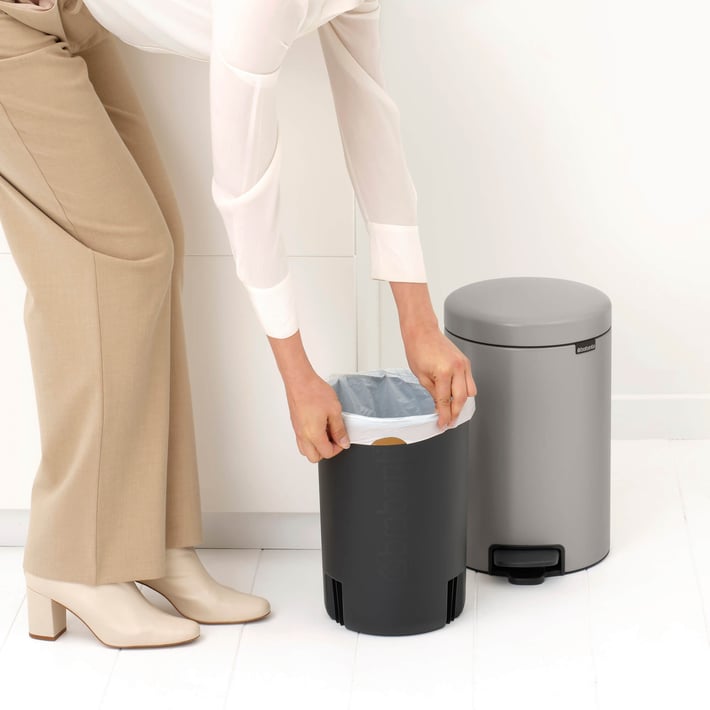 Coș de gunoi cu pedală Brabantia NewIcon 12L, Soft Grey