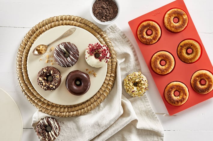 Форма за печене Lekue 30.5x17.5xH3.2cm, силиконова, за понички