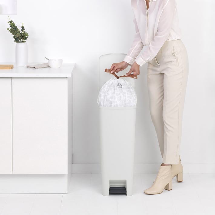 Кош за смет с педал Brabantia StepUp 40L, Light Grey