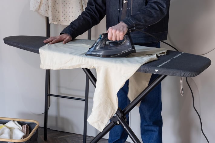 Ironing Board Brabantia D 135x45cm, Heat Resistant Iron Parking Zone, Denim Black
