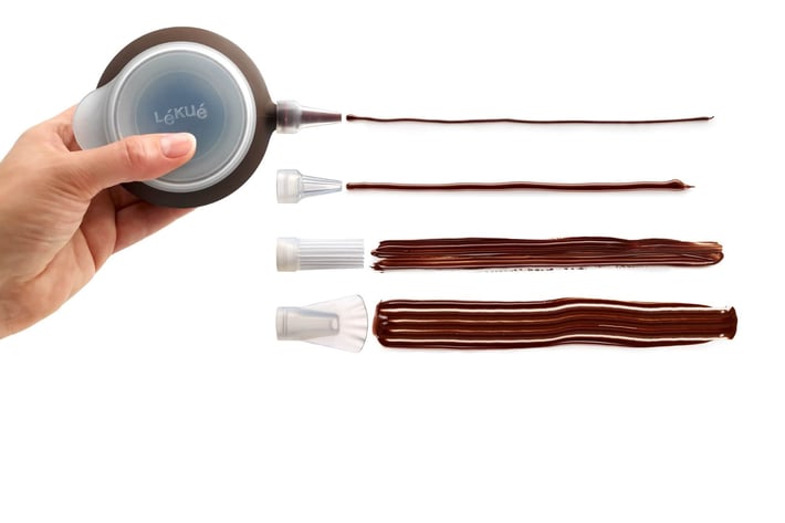 Шприц за декорация Lekue с 4 приставки