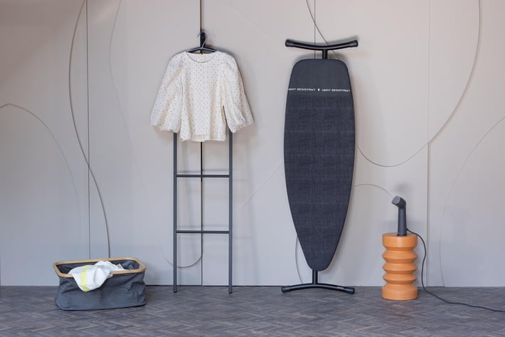 Ironing Board Brabantia D 135x45cm, Heat Resistant Iron Parking Zone, Denim Black