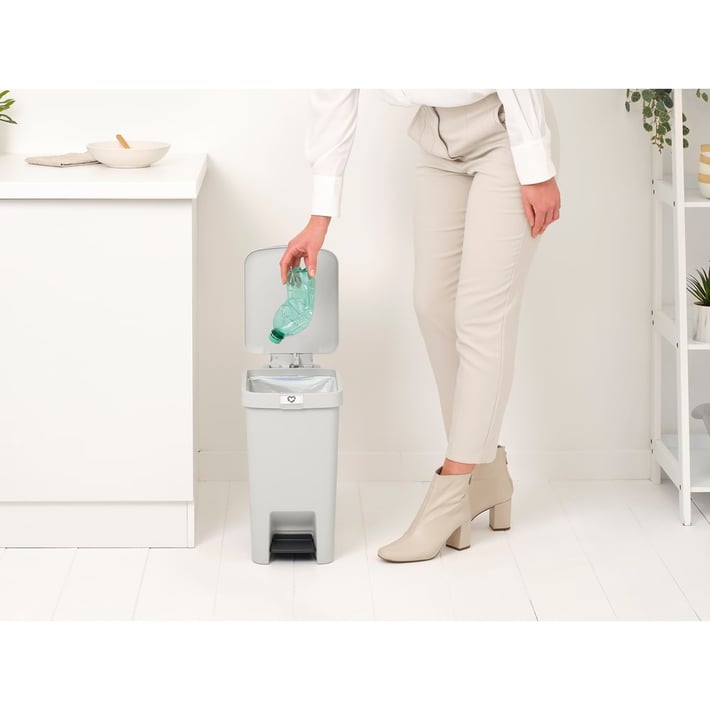 Кош за смет с педал Brabantia StepUp 16L, Light Grey