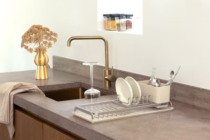 Uscător de vase Brabantia Soft Beige, compact