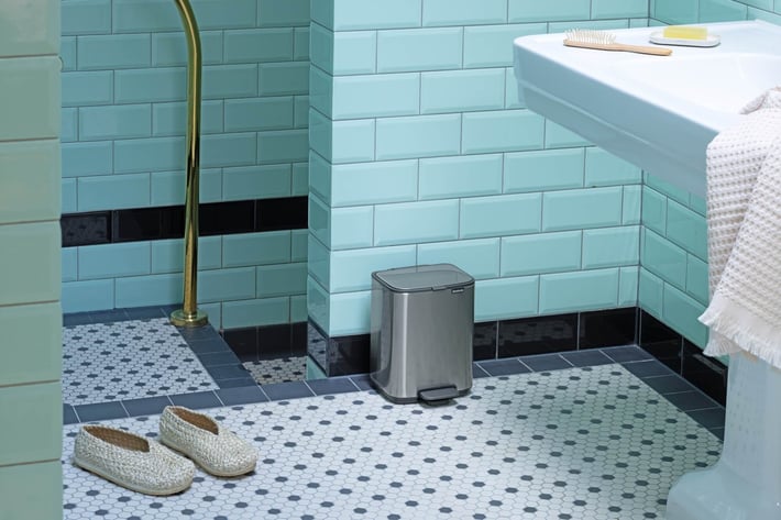 Coș de gunoi Brabantia Bo Pedal 4L, Matt Steel Fingerprint Proof