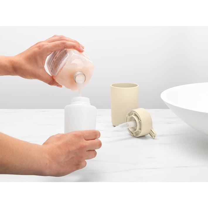 Дозатор за течен сапун Brabantia ReNew Soft Beige