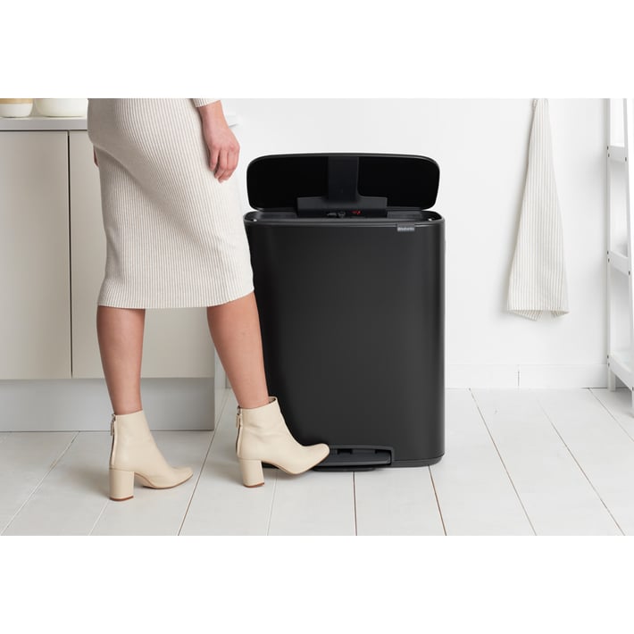 Кош за смет Brabantia Bo Pedal 60L, Matt Black