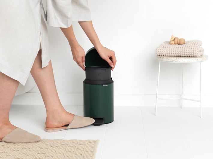 Coș de gunoi cu pedală Brabantia NewIcon 3L, Pine Green