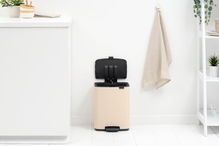 Coș de gunoi Brabantia Bo Pedal 12L, Soft Beige