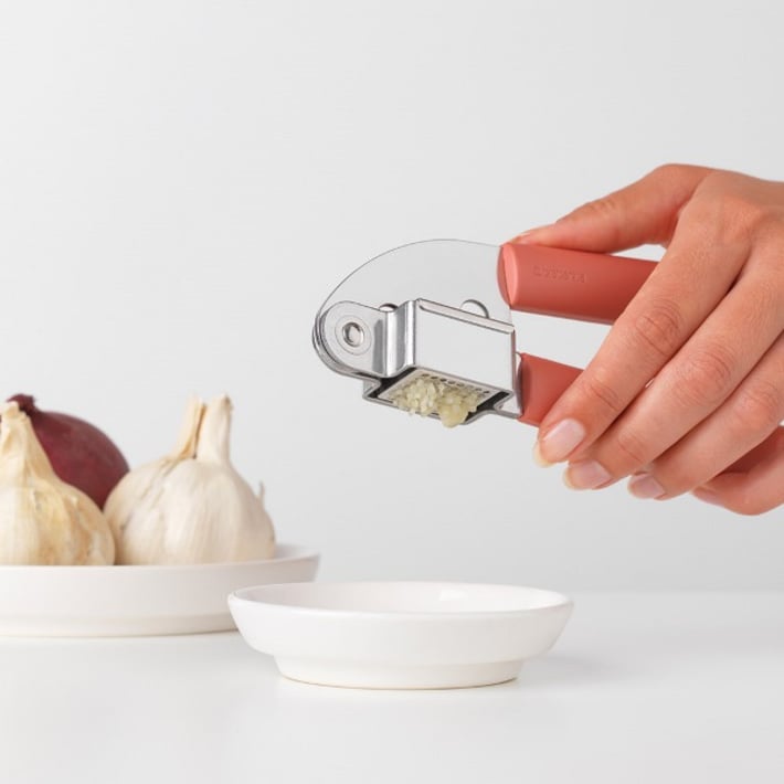 Преса за чесън Brabantia Tasty+ Terracotta Pink