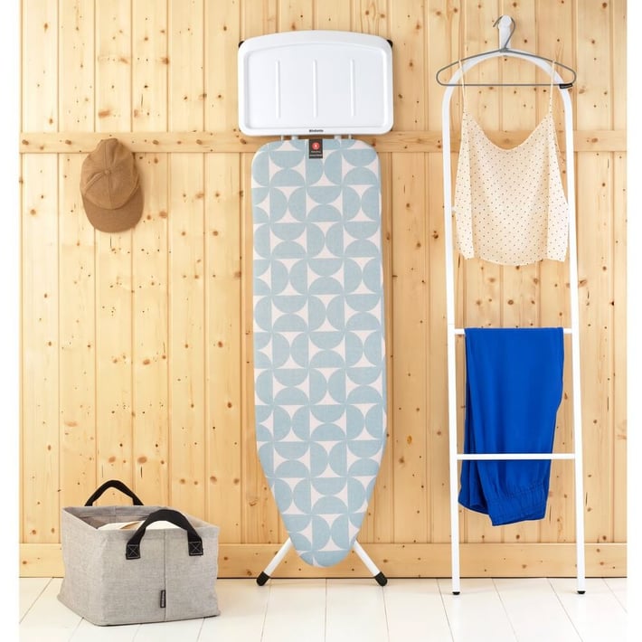 Маса за гладене Brabantia B 124x38cm с поставка за парогенератор, PerfectFlow Fresh Breeze