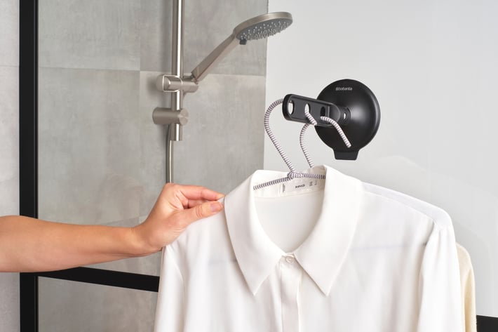 Закачалка за дрехи с вакуум Brabantia Black