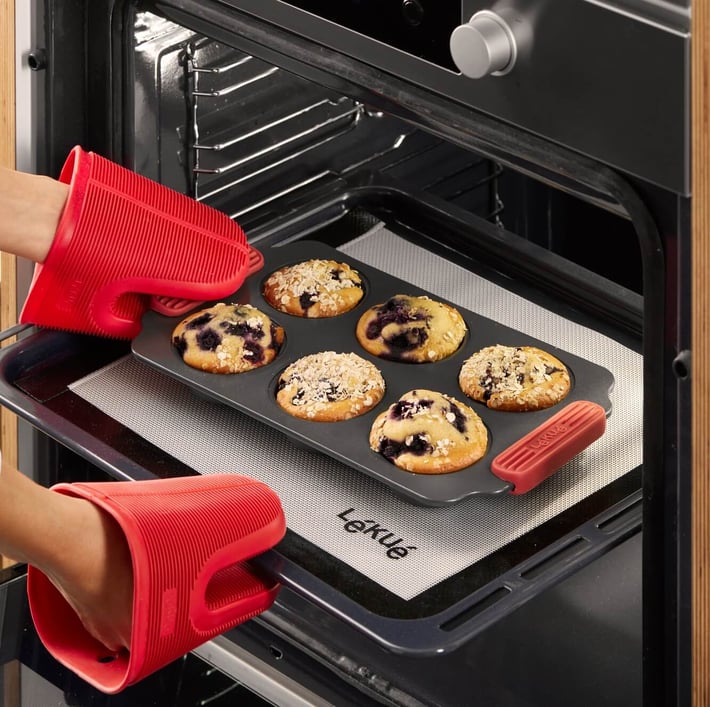 Форма за печене Lekue 31x18xH3.7cm, Non-Stick, за мъфини