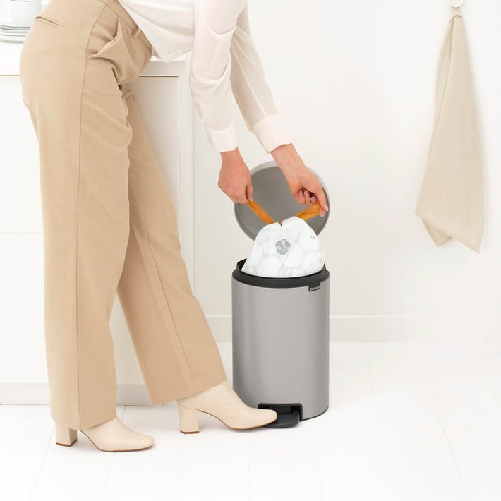 Coș de gunoi cu pedală Brabantia NewIcon 12L, Soft Grey