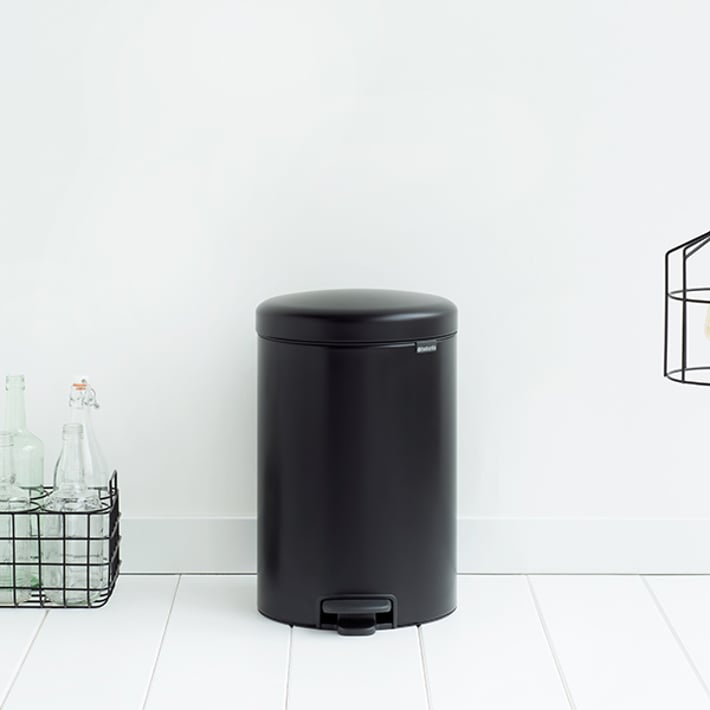 Кош за смет с педал Brabantia NewIcon 20L, Matt Black
