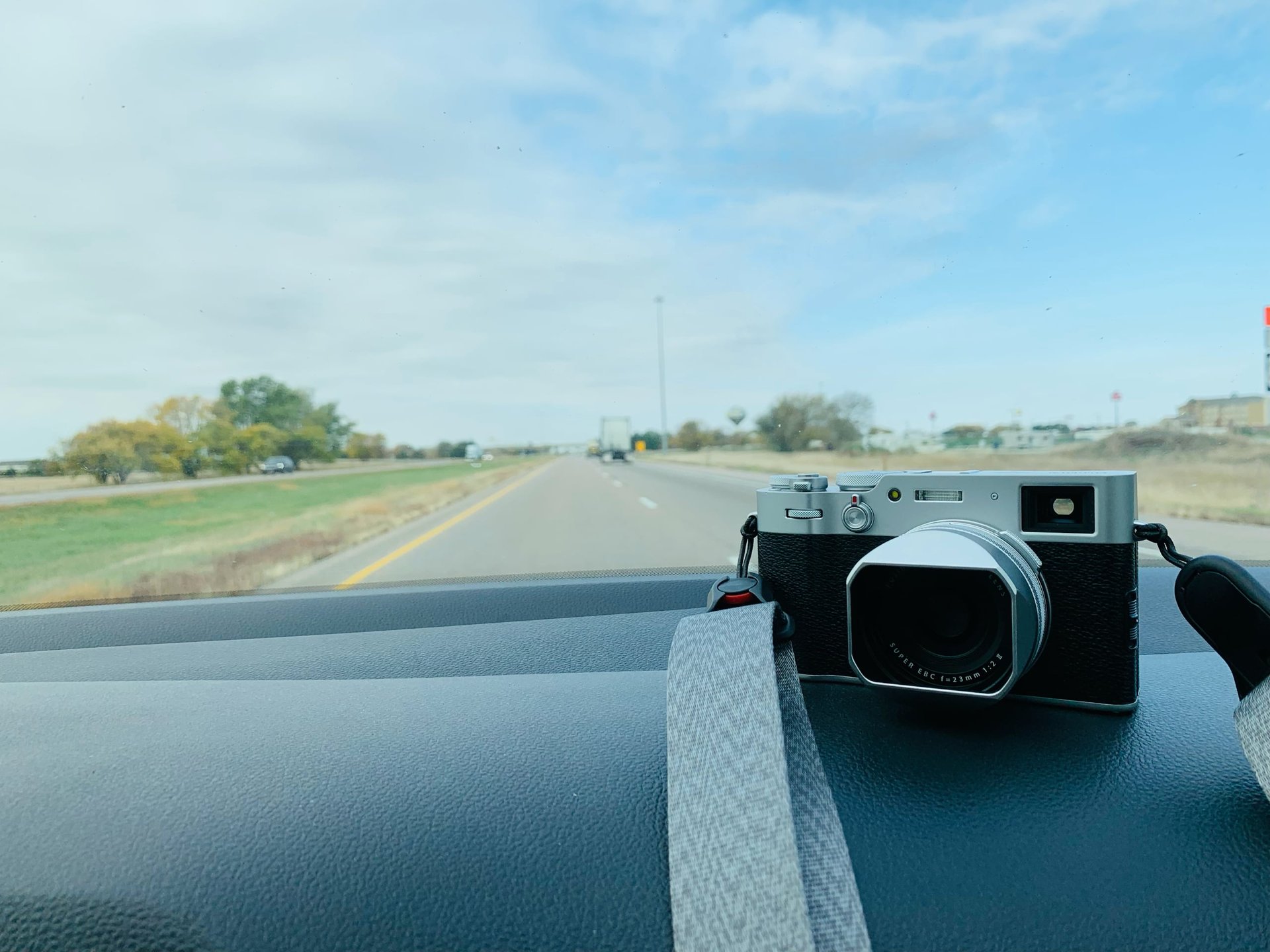 x100v