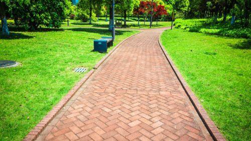 Pavimento intertravado permeável: melhores práticas para obras mais eficientes e sustentáveis