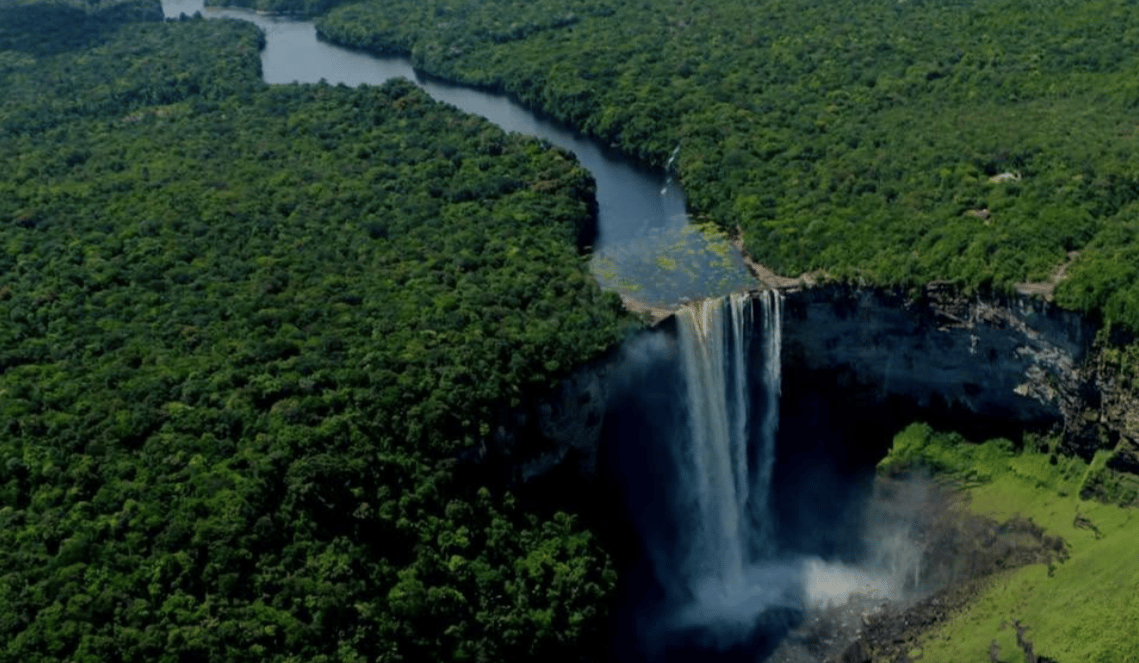 Guyana's President Ali pitches Amazonia Sandals eco-resort to SRI's Adam Stewart