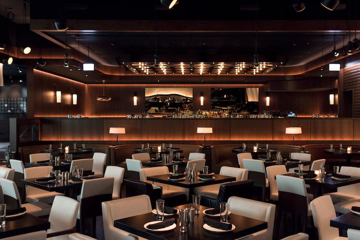Check Out One Of The Most Swankiest Steakhouses in Chicago