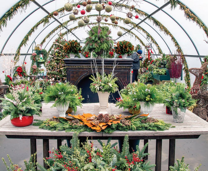 Discover unique decorations, festive activities, and family-friendly fun in Lake Bluff