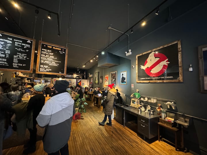 The Coolest Coffeehouse In Chicago: Wormhole Coffee