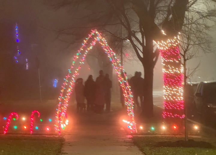 Christmas Caroling In Chicago 
