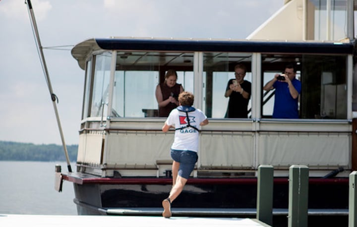 Wisconsin Teens Compete for Coveted Mail Boat Jumper Jobs on Lake Geneva