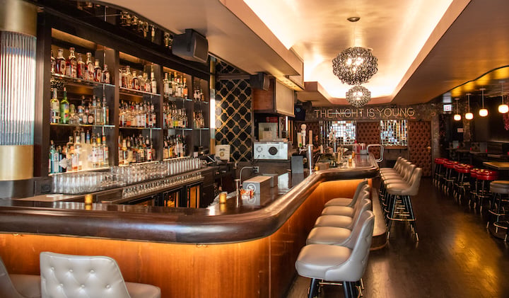 Estelle’s Wicker Park Reopening: Inside the Iconic Chicago Bar’s Moody Remodel and New Cocktail Menu