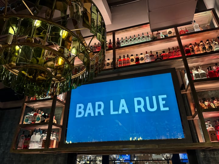 French-American Al Fresco Cuisine At Bar La Rue