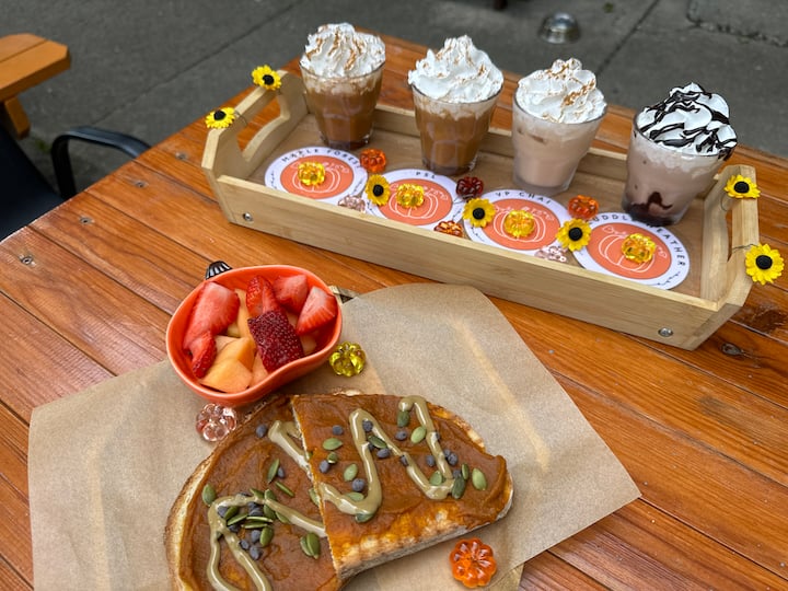 Celebrate Fall Year-Round With A Coffee Flight At Chicago’s Cozy, LGBTQ+IA-Owned October Café