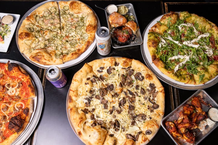 Bob’s Pizza in Pilsen Might Be Chicago’s Best Pie | The Rise of Pilsen-Style Pizza