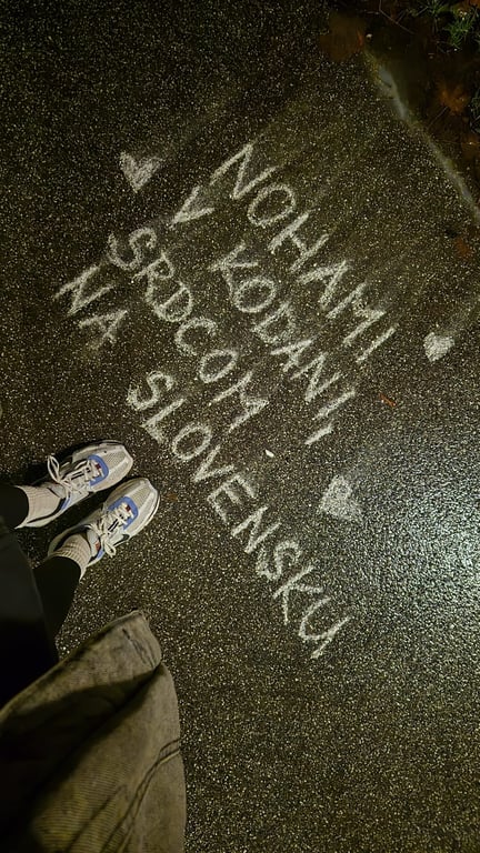 Nohami v Kodani, sdrcom na Slovensku. 