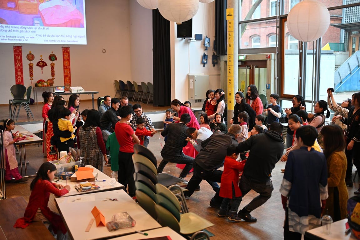 Café8TV — Sprachcafé Vietnamesisch Hamburg – 2