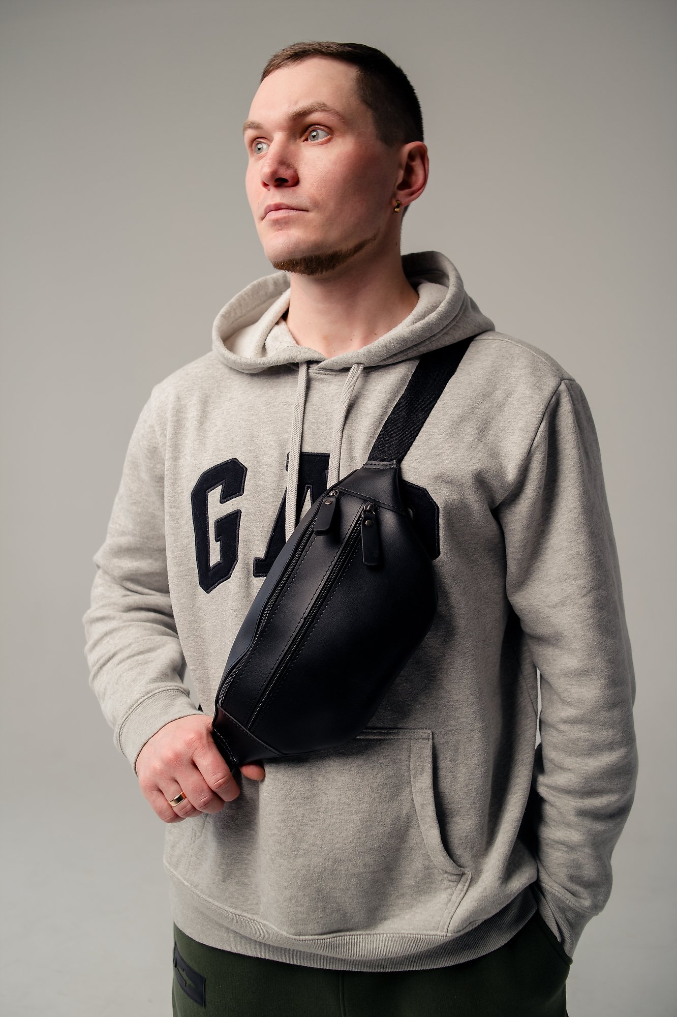 Сумка чоловіча на пояс чорна SKILL